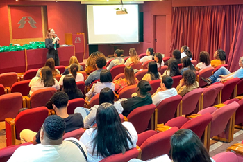 Hospital recebe novos estagiários