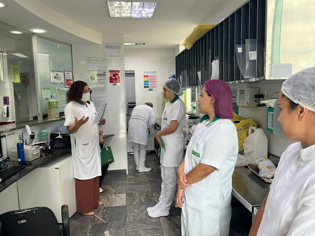 Equipe de enfermagem participa de iniciativa voltada ao cuidado do idoso