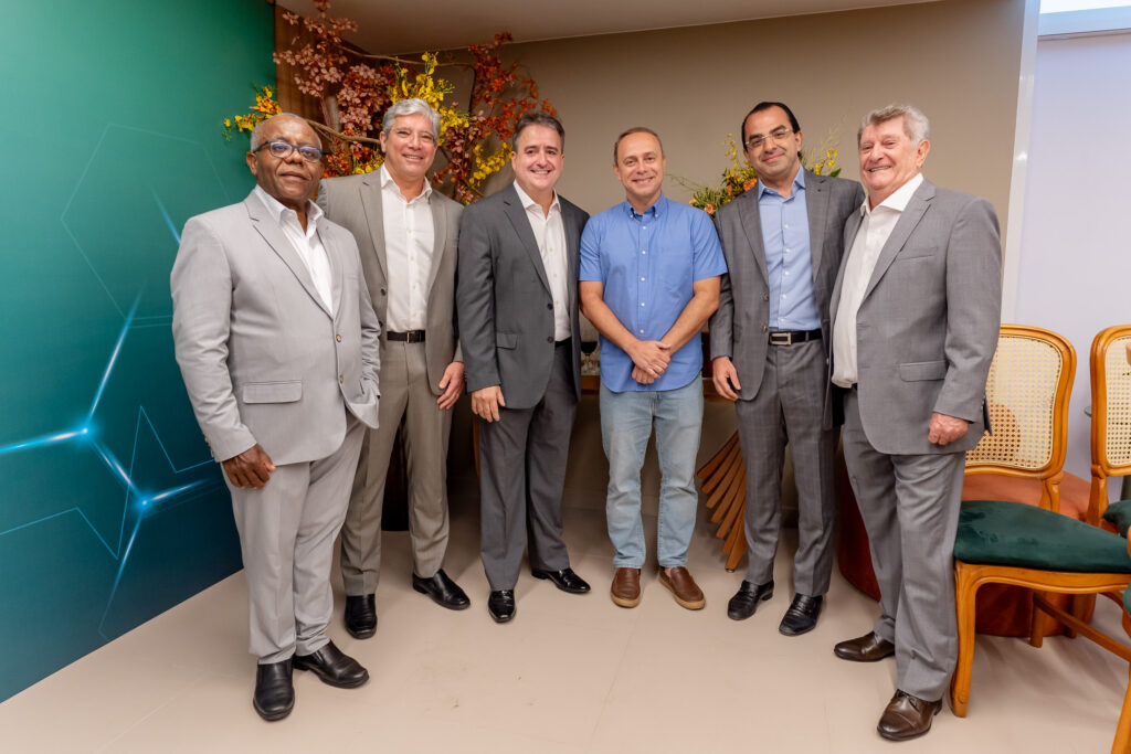 Singular inaugura hospital mais moderno da região