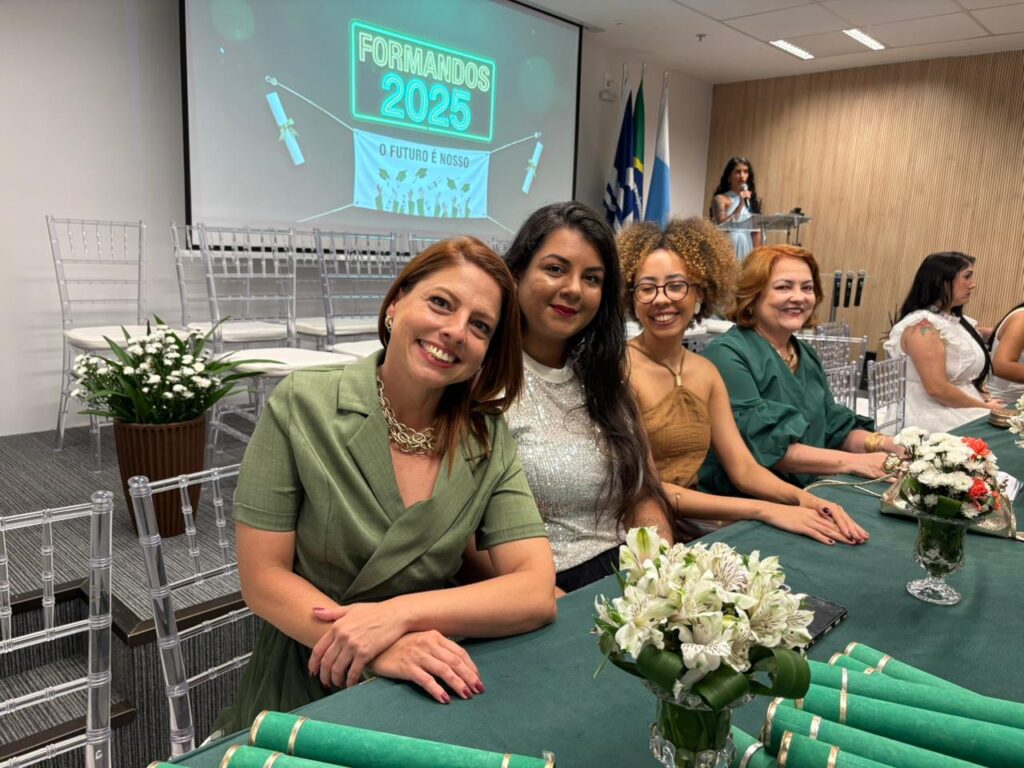 Formatura de turmas técnicas celebra profissionais de enfermagem