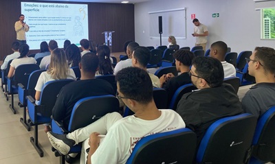 Palestra incentiva cuidados com a mente e o corpo