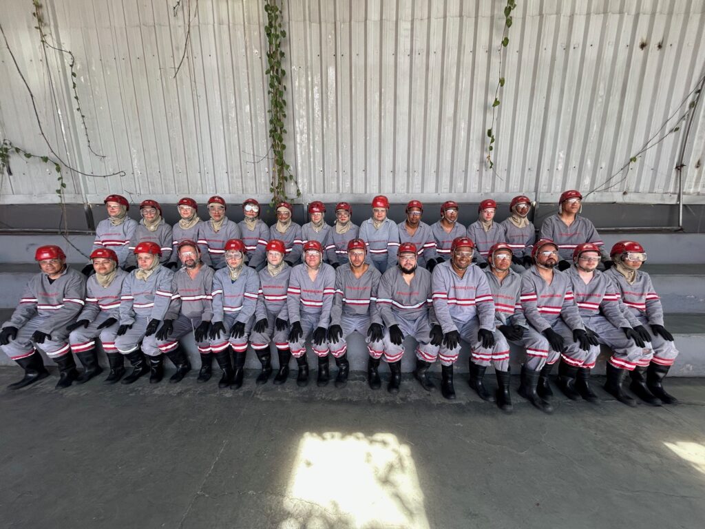 Voluntários são treinados em brigada de incêndio