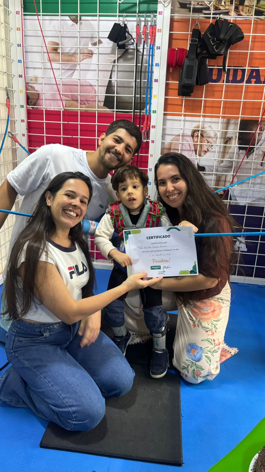 Tratamento fisioterapêutico transforma a trajetória do pequeno Rael