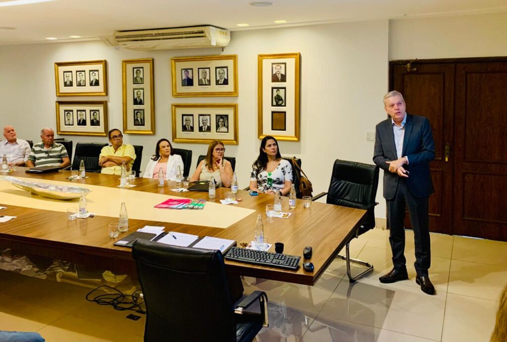 Diálogo entre cooperativa médica e CDL-VR fortalece desenvolvimento da região