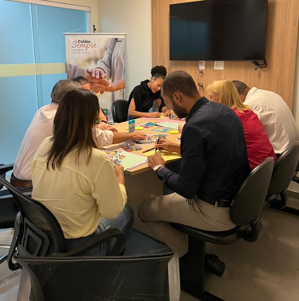 Pacientes em tratamento oncológico participam de atividade terapêutica e reflexiva