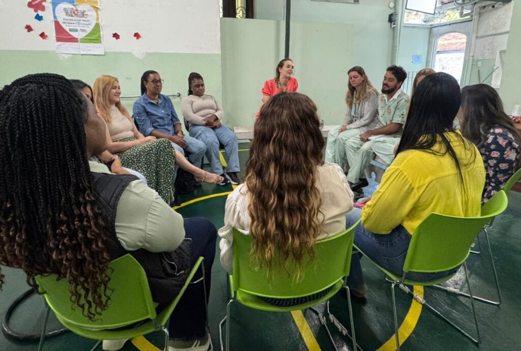 Roda de Conversa discute autismo e suporte familiar no Espaço TE Acolhemos