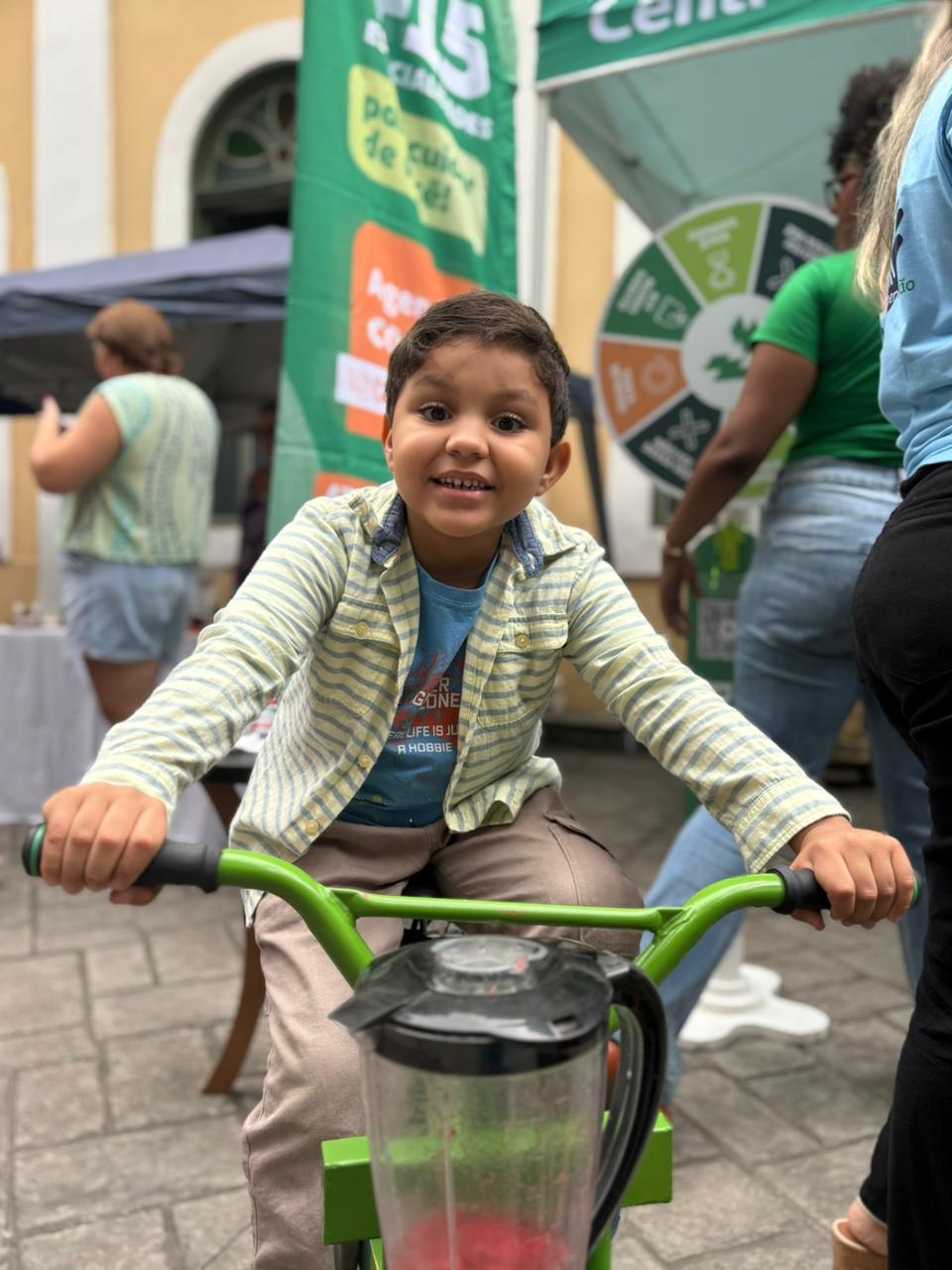 Bike suco e atividades saudáveis marcam evento pelo TEA