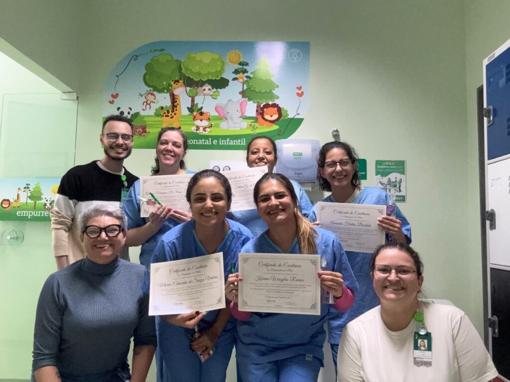 Hospital reconhece equipe da UTI Neonatal e Pediátrica por excelência em higiene das mãos