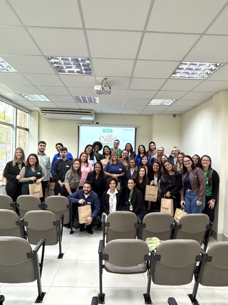 Café com Conteúdo promove bate papo sobre saúde mental e riscos psicossociais no ambiente de trabalho.
