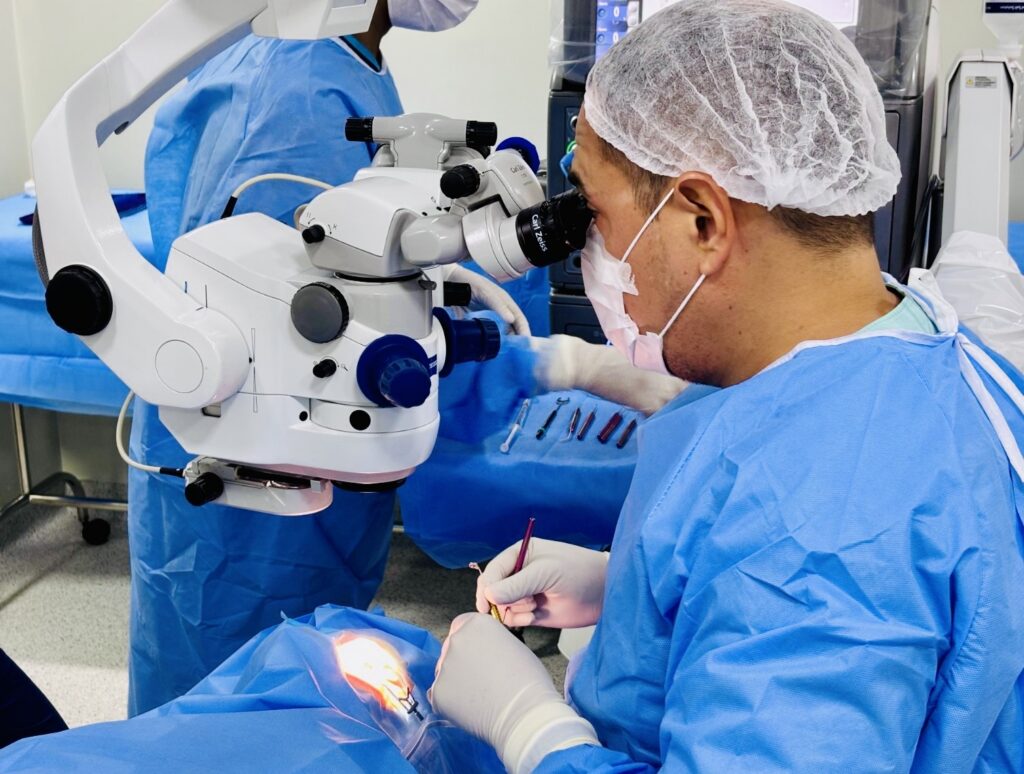 Unidade hospitalar realiza procedimento que pode adiar ou até evitar o transplante de córnea