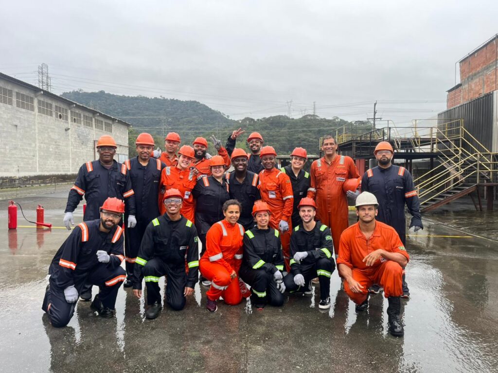 Colaboradores participam de formação da Brigada de Incêndio