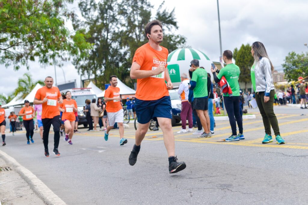 Vem aí a Corrida Saúde em Movimento: Cooperativa celebrará aniversário com corrida noturna em novembro